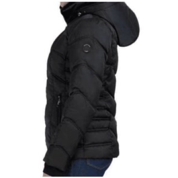 Nautica Women's Puffer Jacket w/ Detachable Hood Water Resistant winter coat - Picture 3 of 8